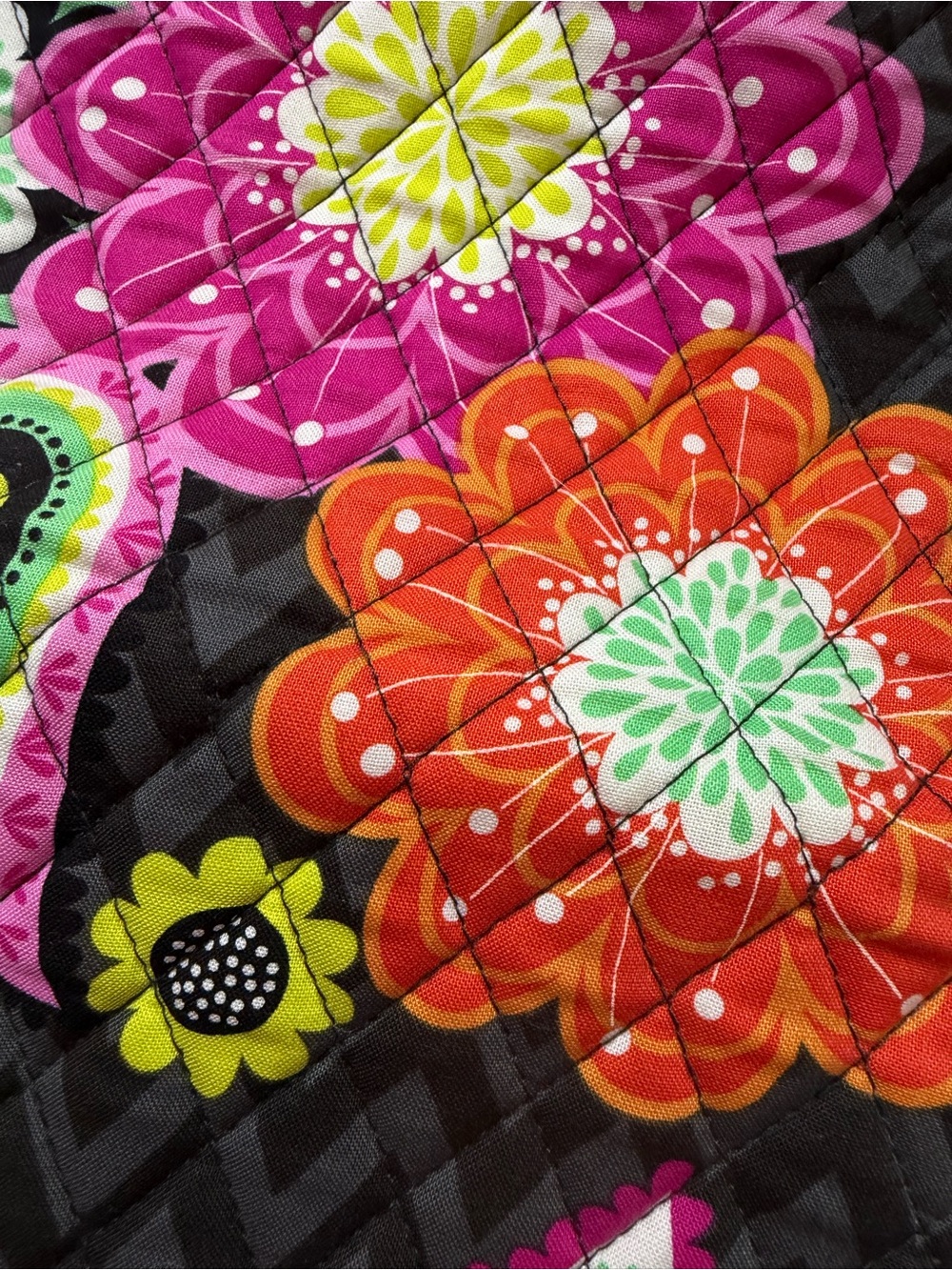Vera Bradley Hot Pink Floral-Trim Quilted Organizer Makeup - Picture 5 of 6